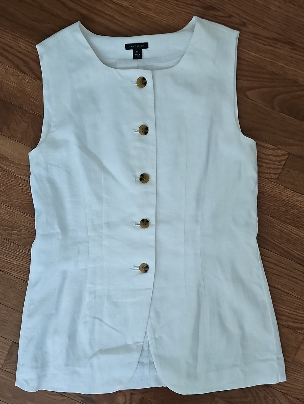 NWOT Ann Taylor Sleeveless White Button-Front Linen Top